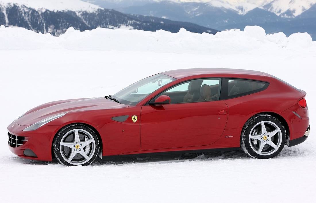 Ferrari-FF-Side