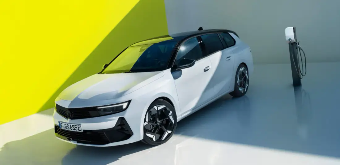 opel-astra-sports-tourer-gse-banner