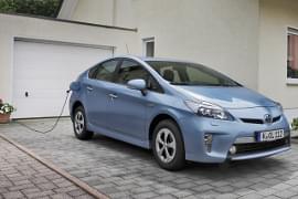 Toyota Prius Plug-in-Hybrid beim Aufladen