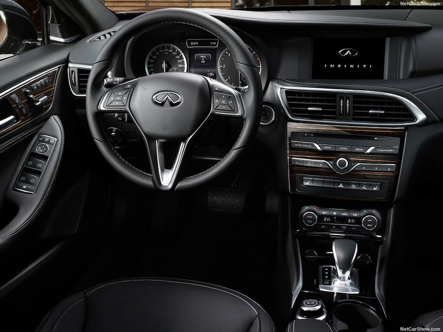 //images.ctfassets.net/uaddx06iwzdz/3awQkU4yMnM36vWAkxLrlD/07aeda2aa1307cb5bf9883ee366674c9/infiniti-q30-interior.jpg "Infiniti Q30 Interior"