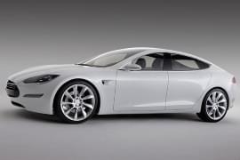 Tesla Model S von der Seite