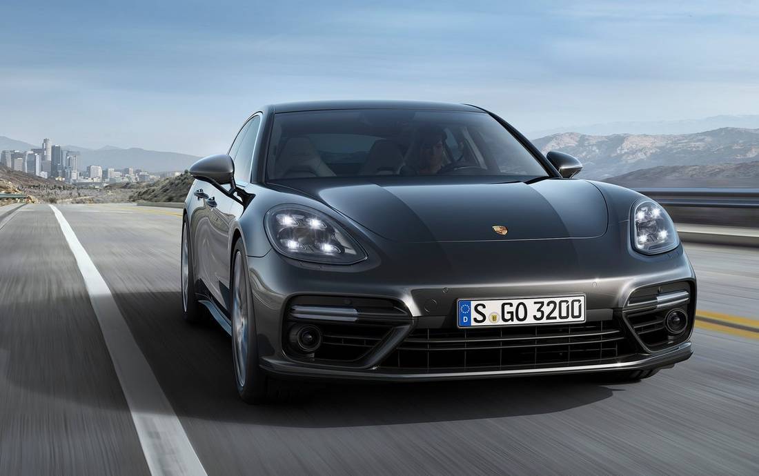 50qz9P2cVfh24Ni7SPbUyJ-dabb85d1094423febd9187b265ef2b74-Porsche-Panamera-2017-1280-0b-1100