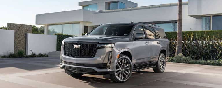  Ist in allen  Eigenschaften  noch  eine Nummer größer: das Monster-SUV Cadillac Escalade.