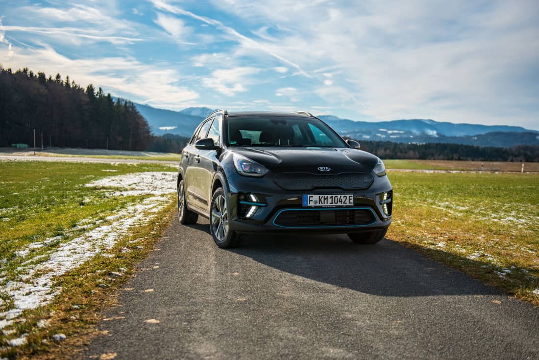 Kia-e-Niro-64-kWh-Hero