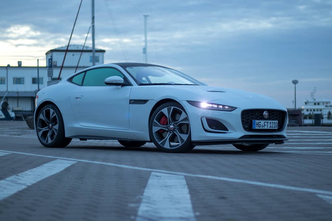 Jaguar F-Type P450 AWD-1