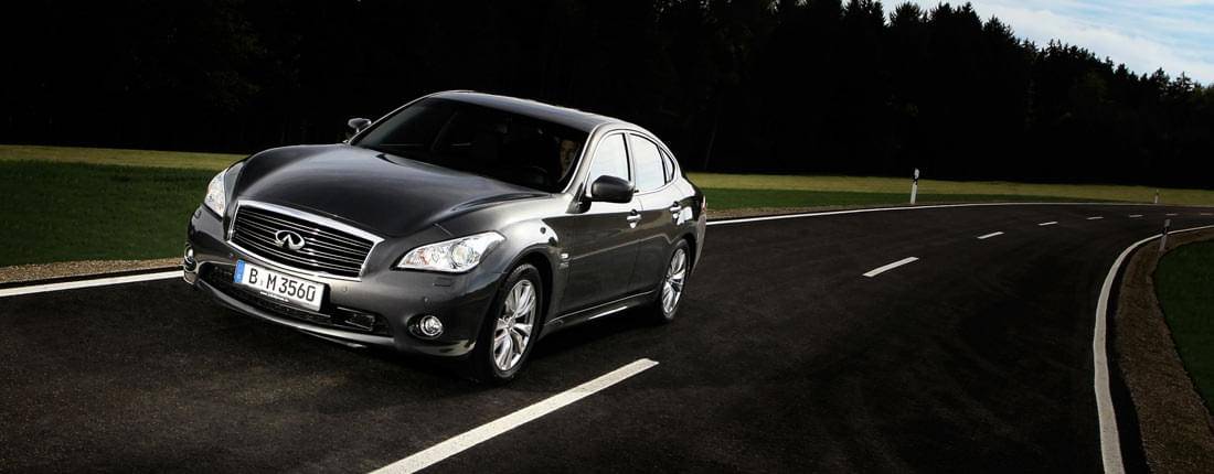 infiniti-m-l-02