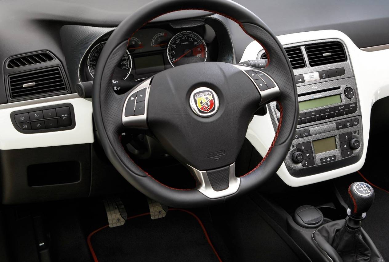 abarth-grande-punto-stearing