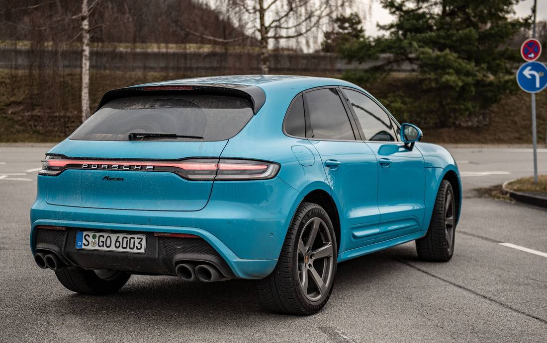 3wiA5jFsMXEMwuI7x8I26X-139ebecd66576ab03f6124ff60d16d17-Porsche-Macan-Basis-Side-Rear-1100