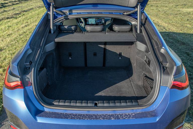 BMW-i4-M50-22-Trunk