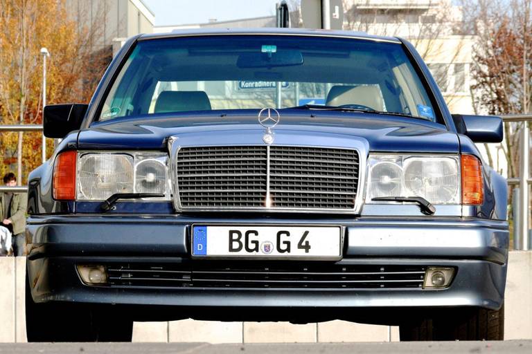 Mercedes-500E-1-1170x780