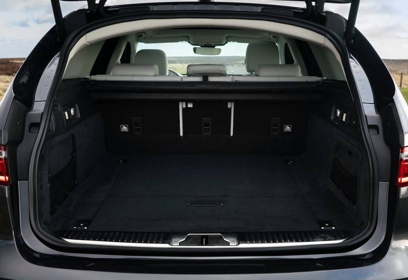 jaguar-xf-sportbrake-trunk