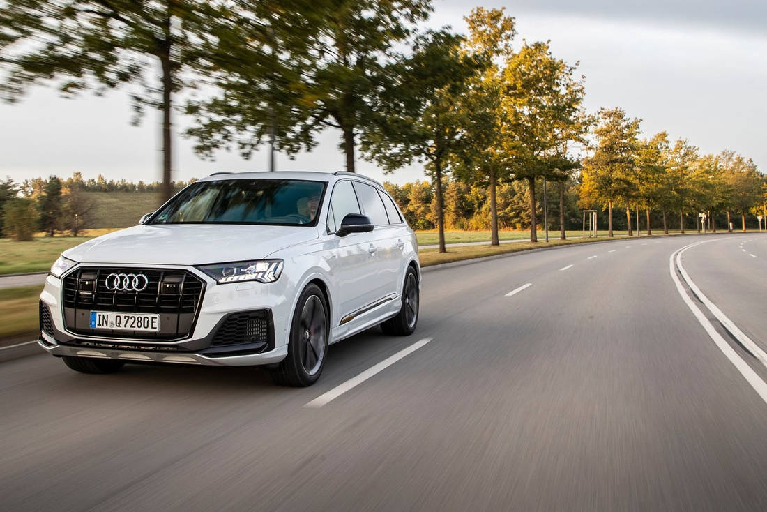 Audi-Q7-Hybrid-Dynamic