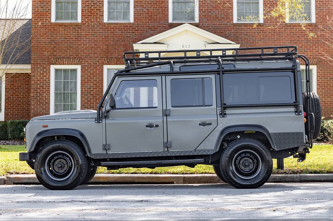 Land-Rover-Defender-Project-Ghost-restomod-electrico (4)