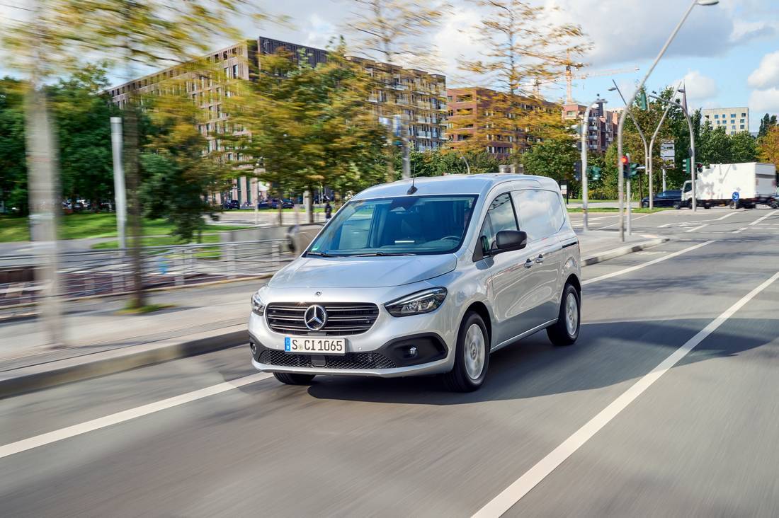 6XUxULRdEGA07XLGLYhYn7-3453939c472003ab7462e31e2197e3a7-Mercedes-Benz_Citan_Front-1100