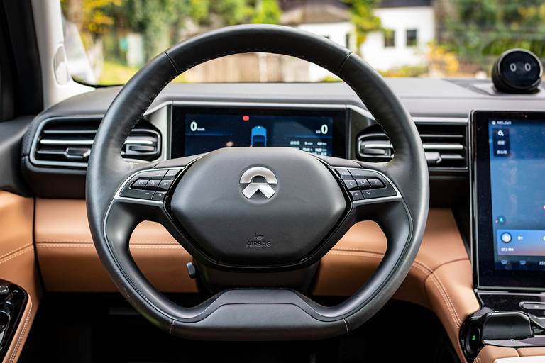 NIO-ES8-Steering