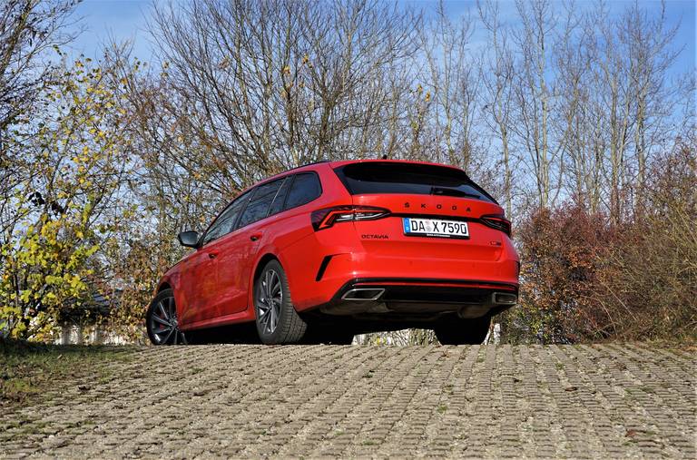 Skoda Octavia RS Combi 2020 Velvet Rot Heck rechts