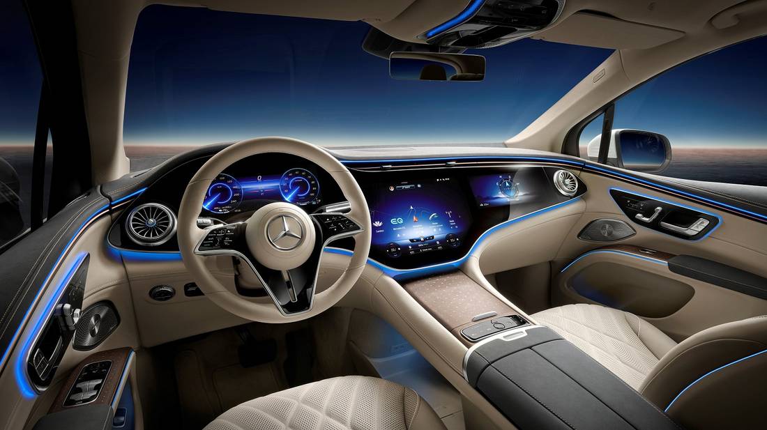 mercedes-eqe-suv-cockpit