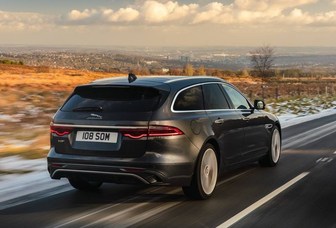 44iolZ5uePTvnVFnfi7fwg-f058e6bcc44845ef3add355f1103545e-jaguar-xf-sportbrake-back-1100