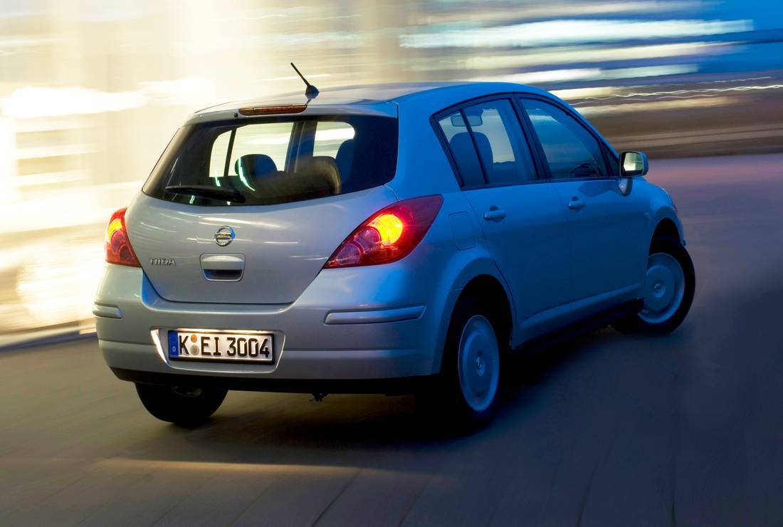 2q9WJGdqew8C8CeePCpEyw-8255c162623f676fc323edd92d0b091f-nissan-tiida-back-1100