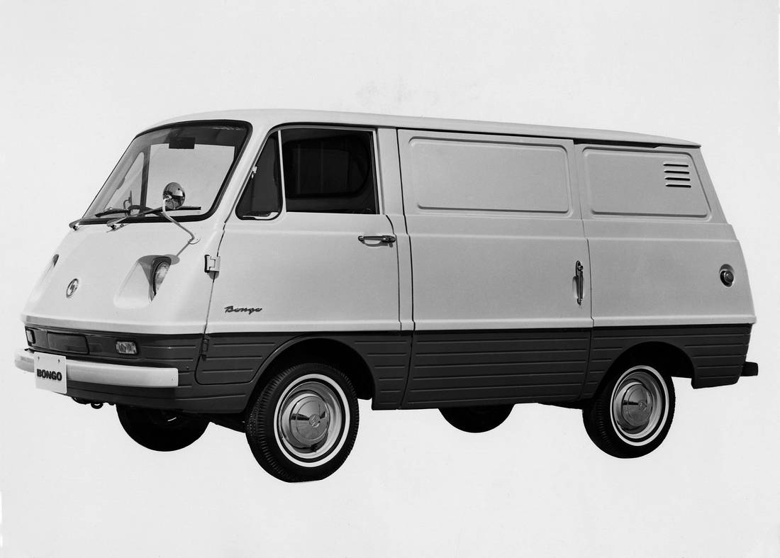 mazda-e-bongo-side