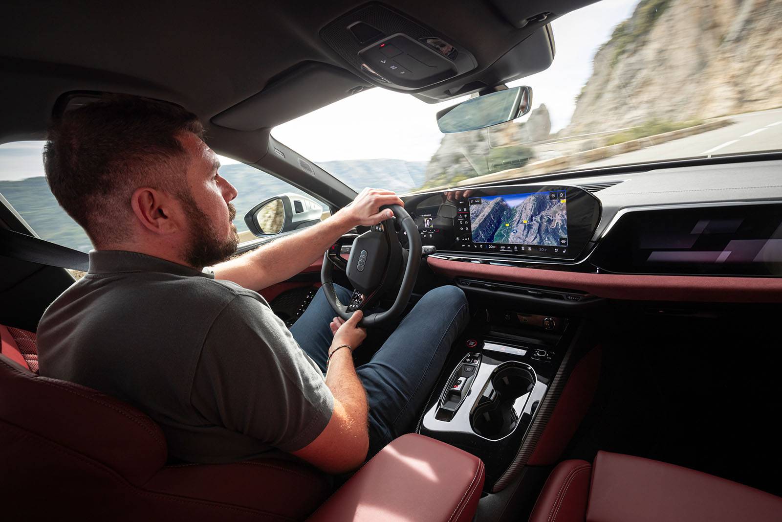 Audi S5 Avant 2025 - TV