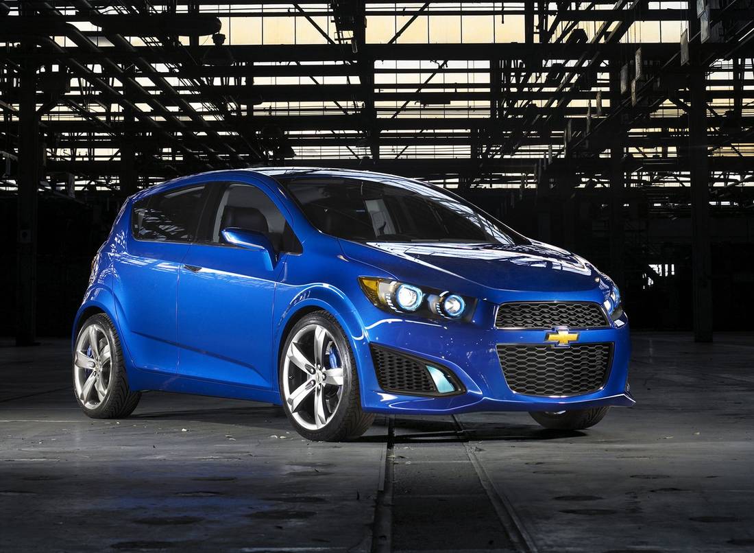 chevrolet-aveo-rs-front