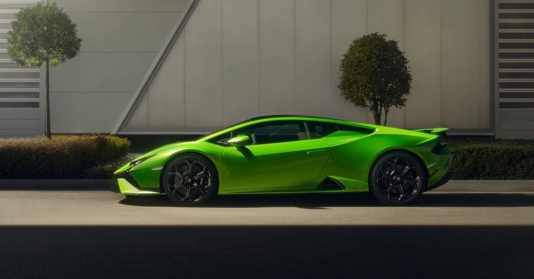 cGUpb1s2WlmJCfgvrCYNG-7b6fb9968503c3f033fc4154bfd17745-lamborghini-huracan-tecnica-side-1100.jpeg