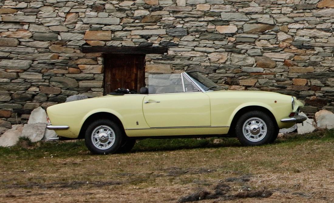 7BwcuFFkxrTOqY6EaT3HWV-4b328e42478cd2849732d58f83b3107d-fiat-124-sport-spider-pininfarina-side-1100
