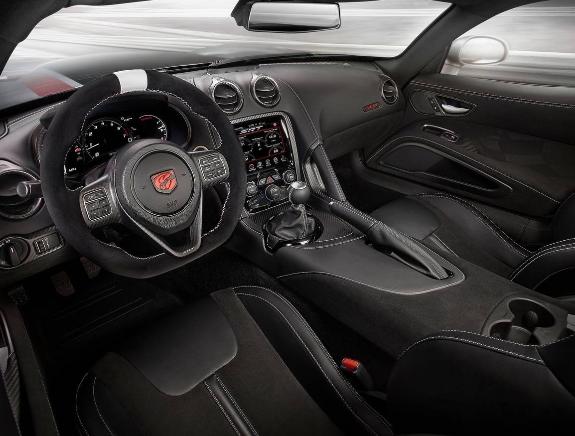 Dodge-Viper-ACR-Interior