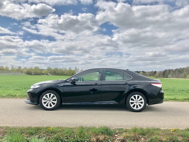 Toyota Camry Hybrid 2020 Profile