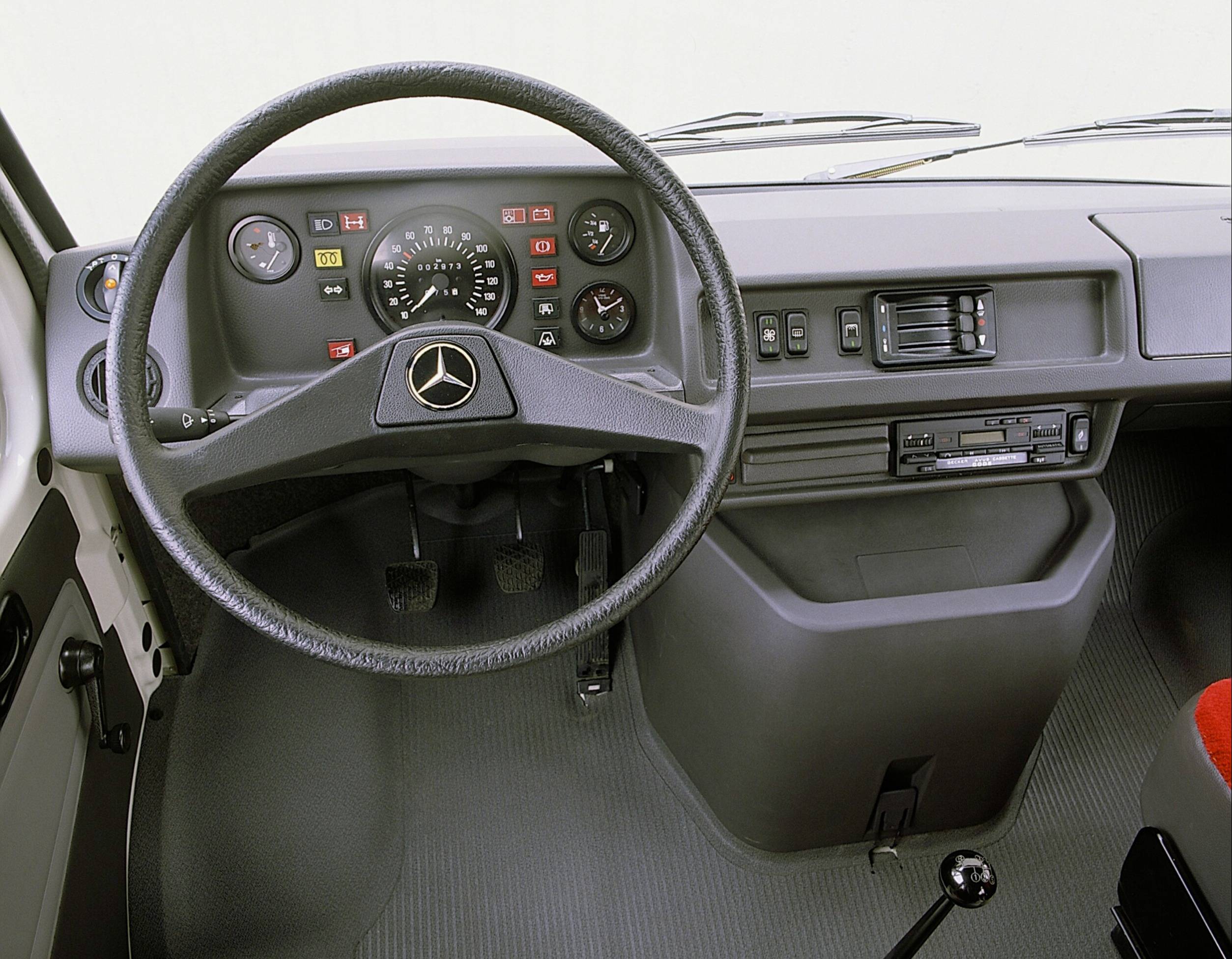 mercedes-benz-t1-interior