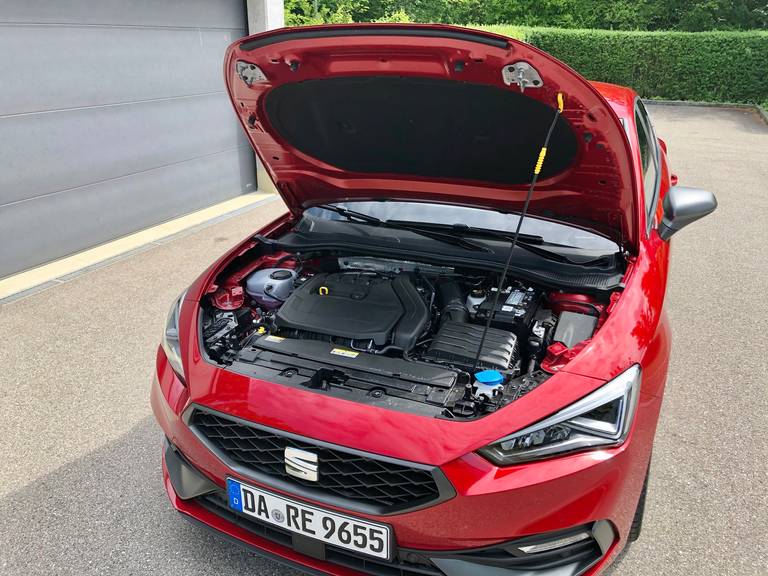 Seat Leon FR eTSI 2020 Desire Red Motor