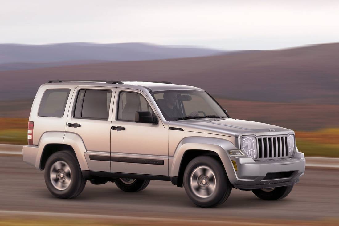 70zca9fs83EhJU6MS9SObo-8e68addd0d04b2663c25272557a11300-jeep-liberty-side-1100