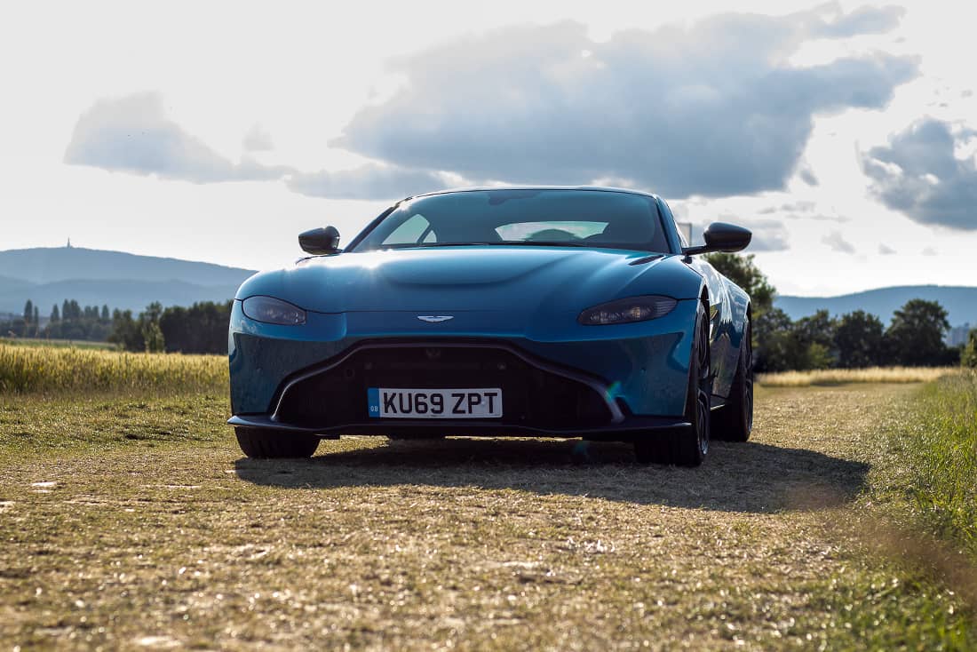 British Heavy Metal: Der Aston Martin Vantage AMR im Test