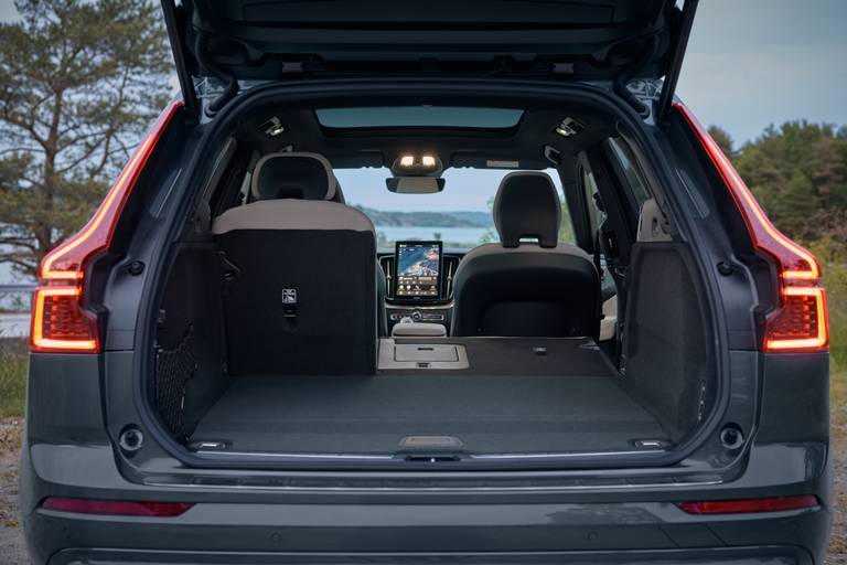 MY26 XC60 1592