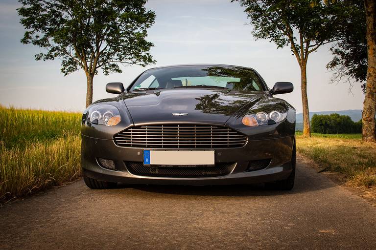 Aston-Martin-DB9-Front