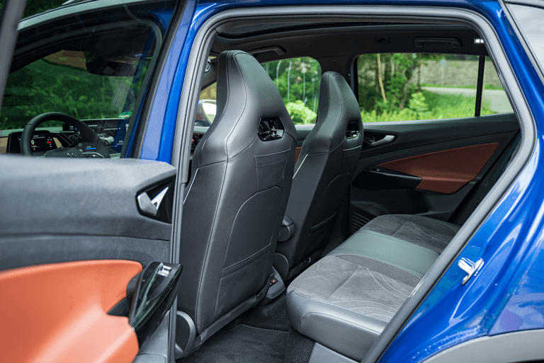 VW-ID.4-2021-Rearseats