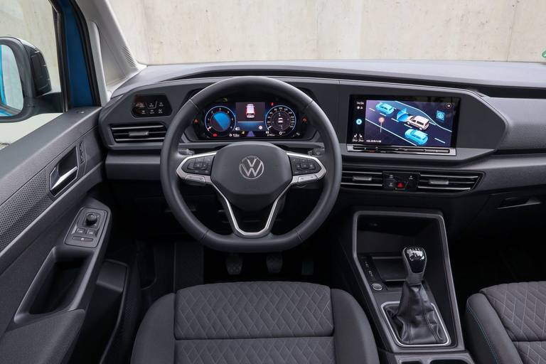 vw-caddy-2024-cockpit