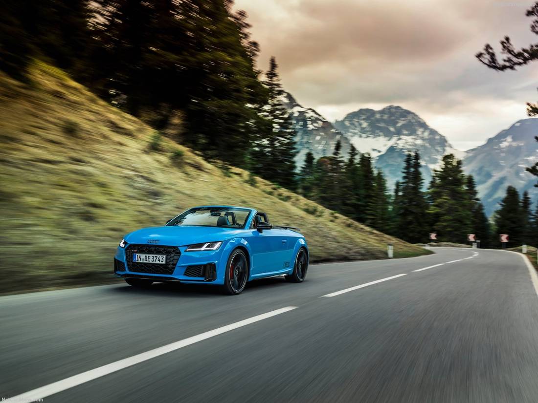 audi-tt-roadster-blue-front