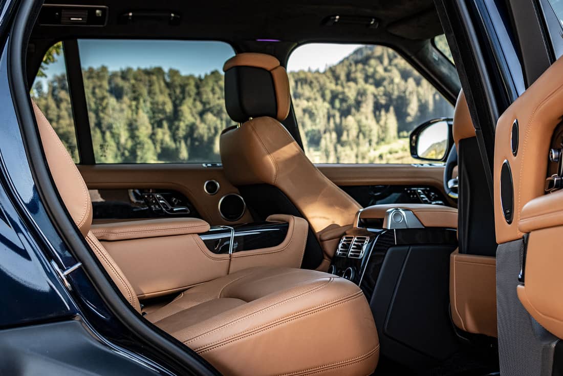 Range-Rover-SDV8-Autobiography-Rearseats