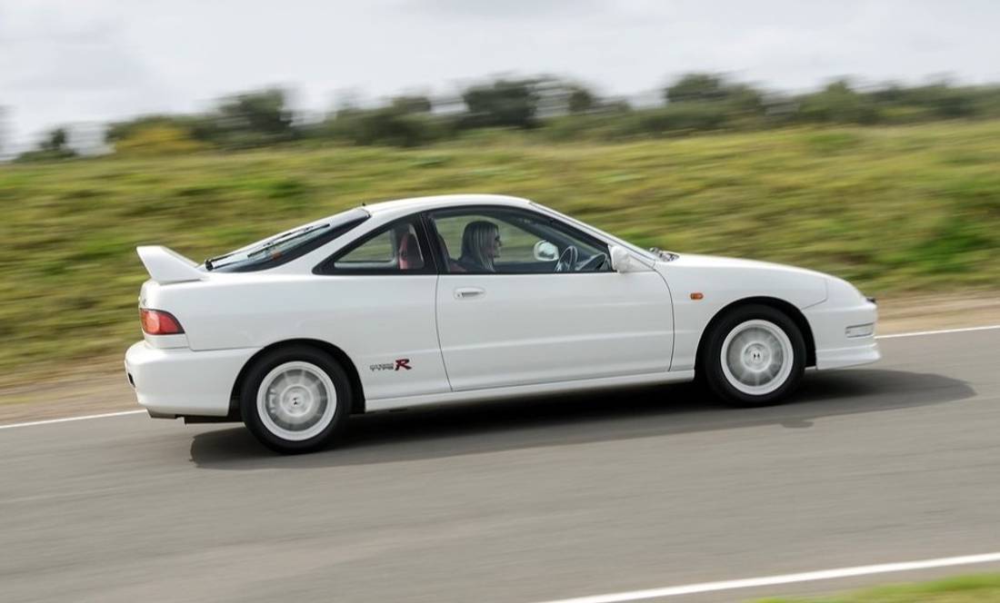 5WCG6cqNNVh2cziI9pBTVH-d9bb8de87c97221b90294ace4b54c9d9-Honda-Integra_Type_R-1998-1280-07-1100
