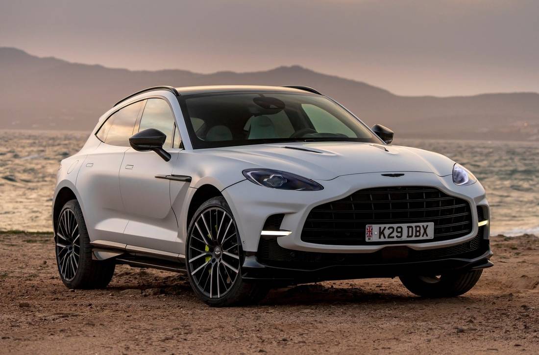 aston-martin-dbx-707-satin-neutron-white-front