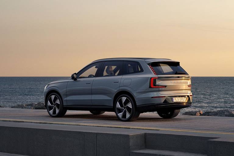 Volvo-EX-90-Rear-Side