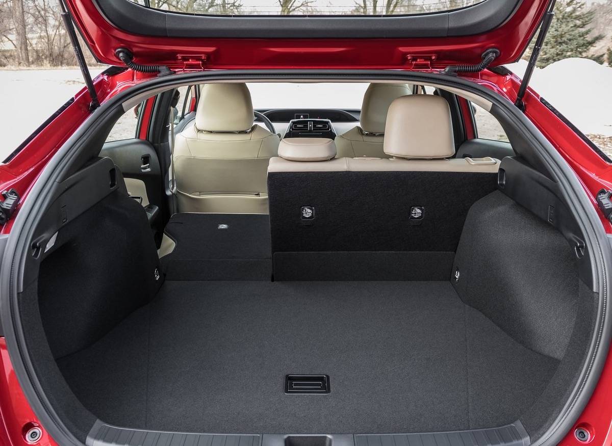 Toyota-Prius-Trunk