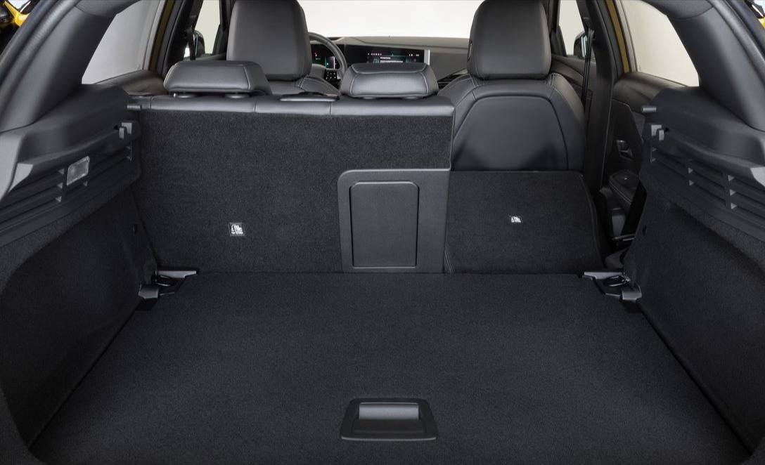 opel-astra-trunk