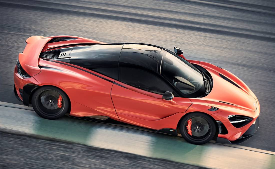 McLaren-765LT-panorama