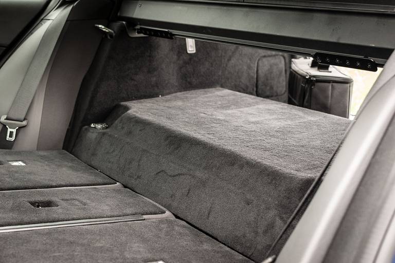 Mercedes-Benz-C300de-Trunk