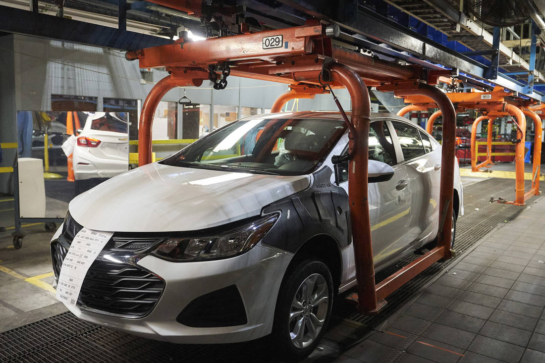 GM-Final-Cruze-03