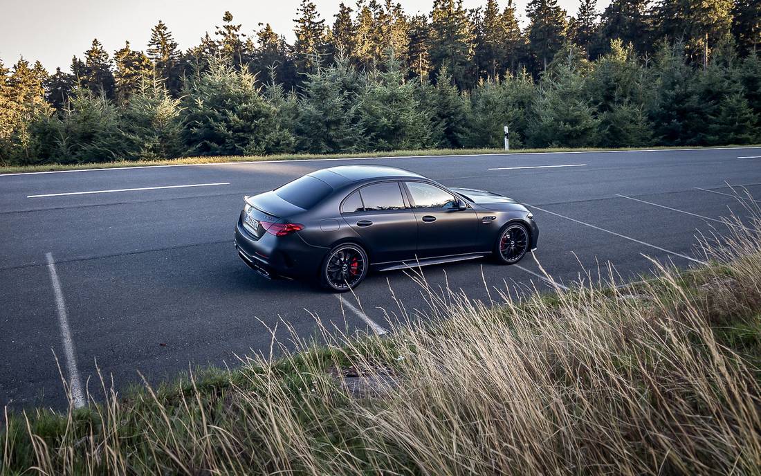 Mercedes-AMG-C63-E-Performance-2024-Titelbild