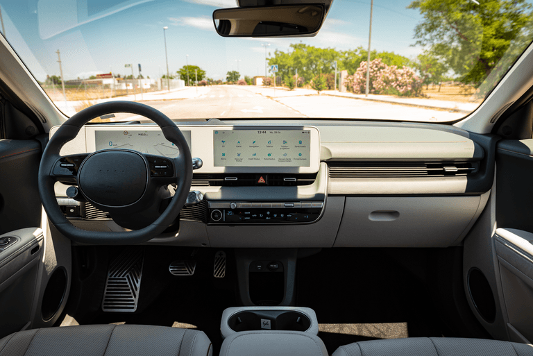 Hyundai-Ioniq-5-Cockpit2